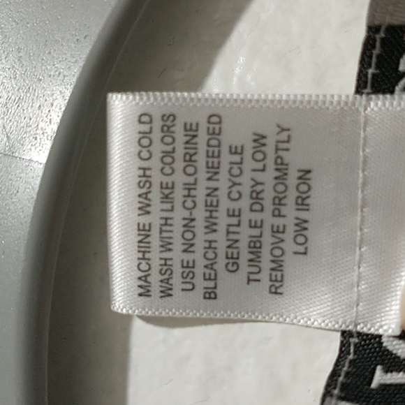 Shirt - Picture 3 of 6